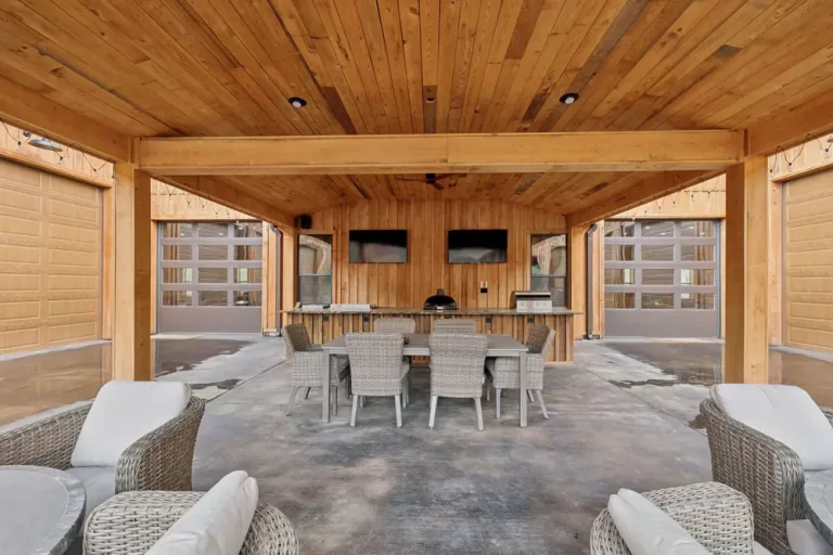 The Lodge Patio at White Oak Falls Tennessee